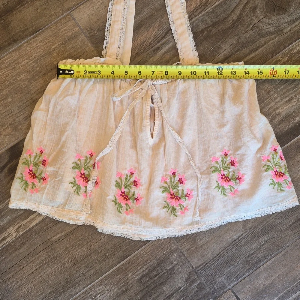 XS/S Free People Golden Hour Lace Detail Embroidered Floral Top in Peach Combo